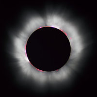 1999年8月11日の皆既日食で見られたコロナ